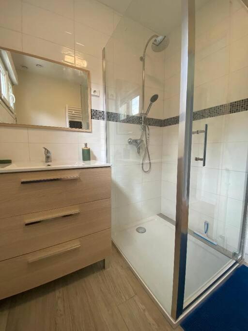 Petite Maison En Auvergne Giat Eksteriør billede